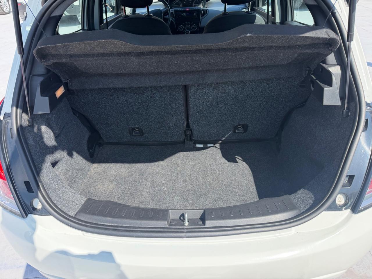 Lancia Ypsilon 1.2 69 CV 5 porte Platinum