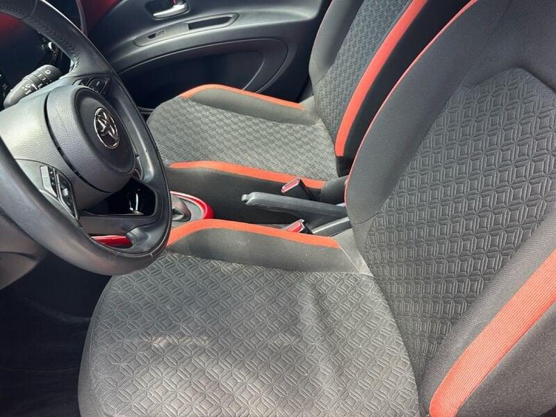Toyota Aygo X 1.0B (72 CV) Lounge S-CVT