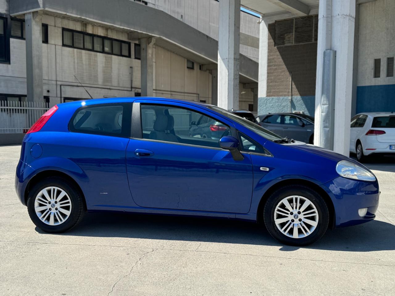 Fiat Grande Punto 1.4 Starjet 16V 3P. Giugiaro Sport