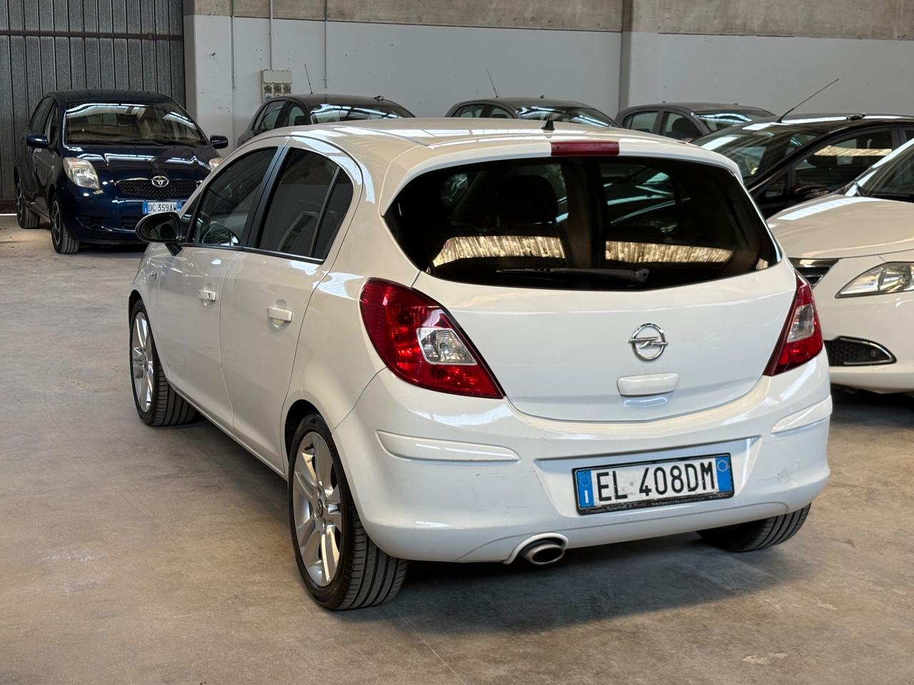 Opel Corsa 1.4 16V 5 porte Sport