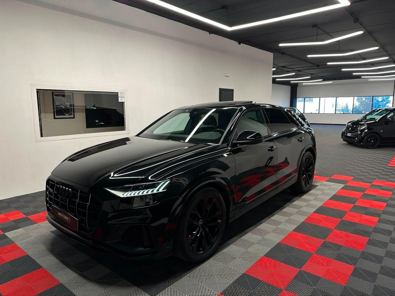 Audi Q8 TOTAL BLACK/MATRIX/TETTO LEASING