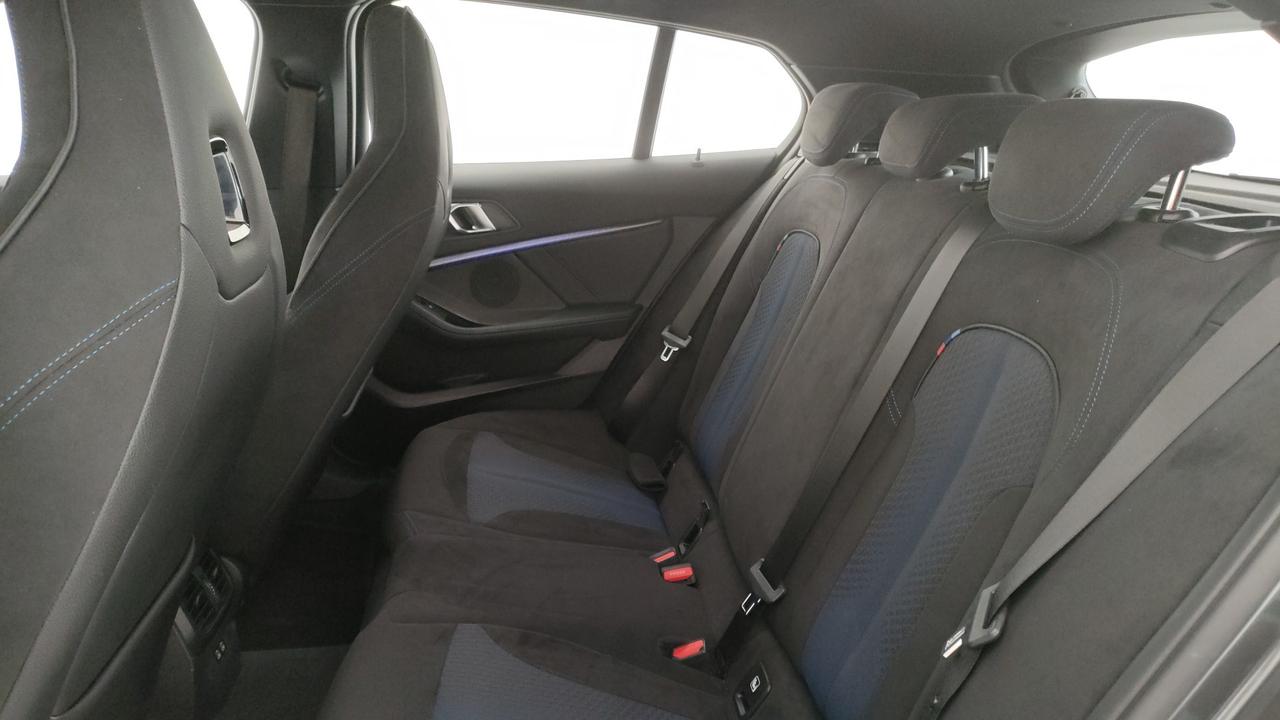 BMW Serie 1 F40 - 118d Msport auto