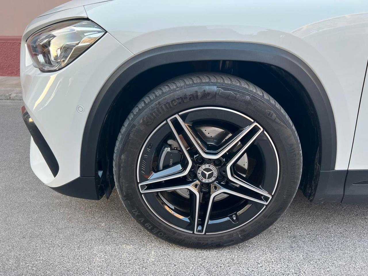 MERCEDES-BENZ GLA 200D PREMIUM 2.0 150CV TETTO NAVI CAM ANNO 2022