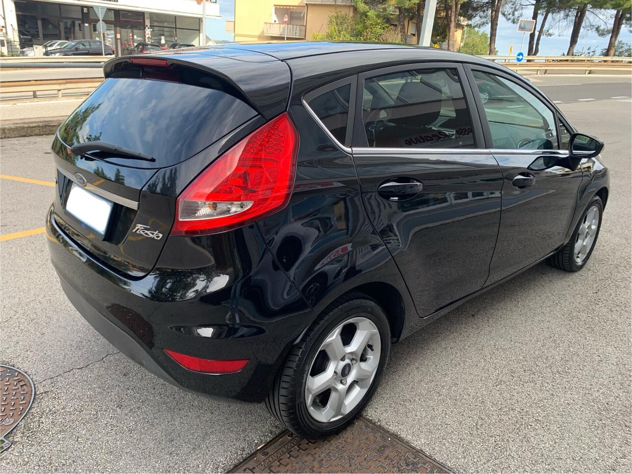 Ford Fiesta 1.4 TDCi 5p. Titanium