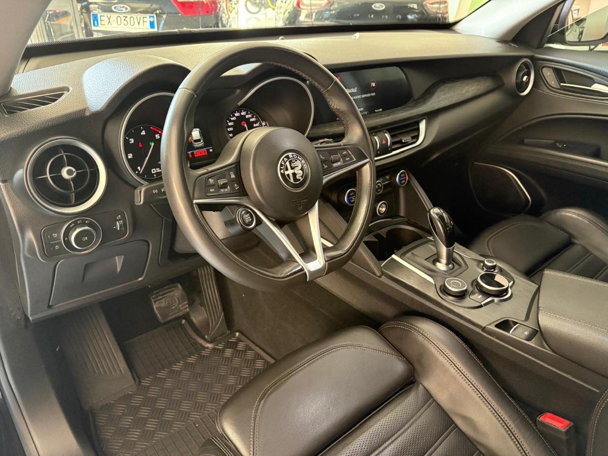 ALFA ROMEO STELVIO 2.2 T.diesel 190 CV AT8 Q4 Exec. UNICO PROPRIETARIO/ NAVIGATORE/ PORTELLONE ELETTRICO