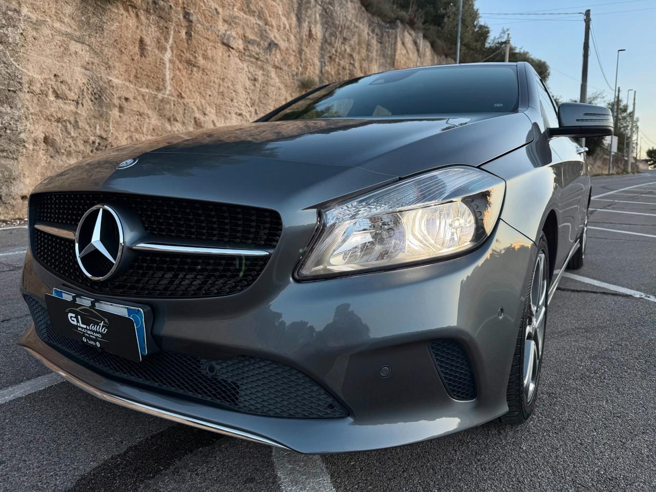 Mercedes A180 Sport/1.5 110 CV/KEYLESS/CAMERA/AMBIENT LIGHTS
