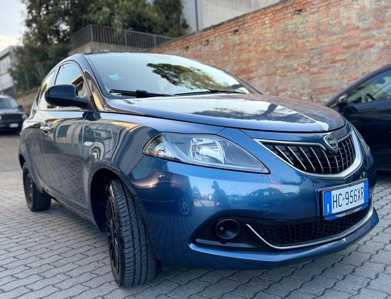 Lancia Ypsilon 1.0 FireFly 5 porte S&S Hybrid Gold Plus