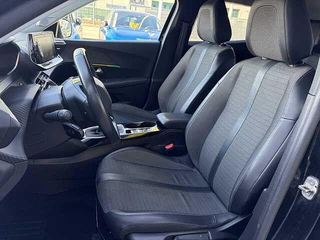 Peugeot 2008 1.2 ureTech 100 CV Allure Pack