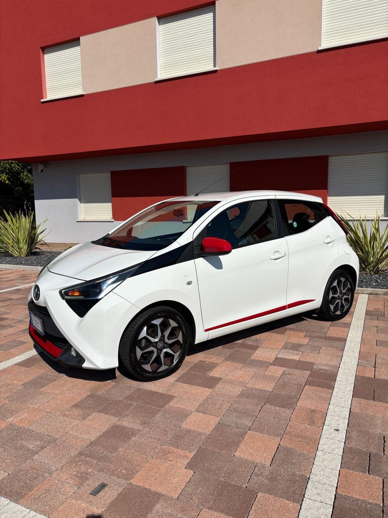 Toyota Aygo 1.0 VVT-i 72 CV 5 porte x-play