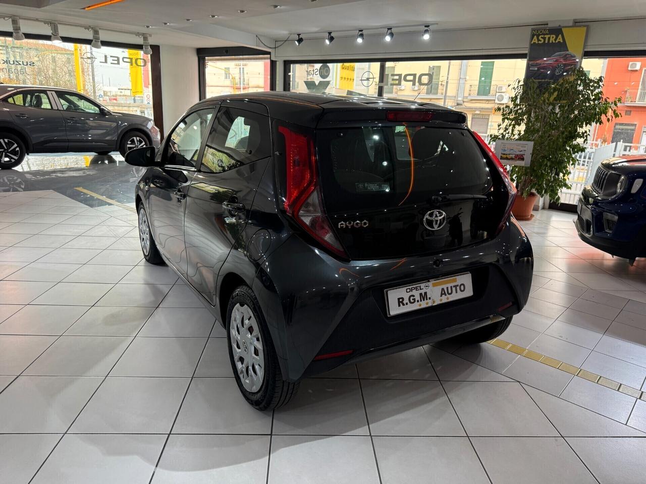 Toyota Aygo 1.0 VVT-i 72 CV 5 porte x-play MMT