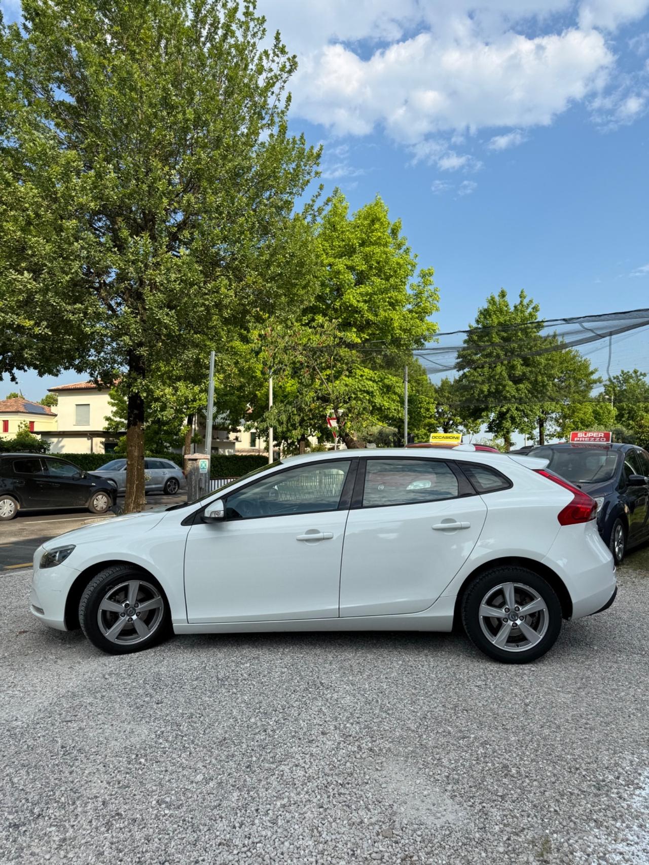 Volvo V40 D2 1.6 Summum