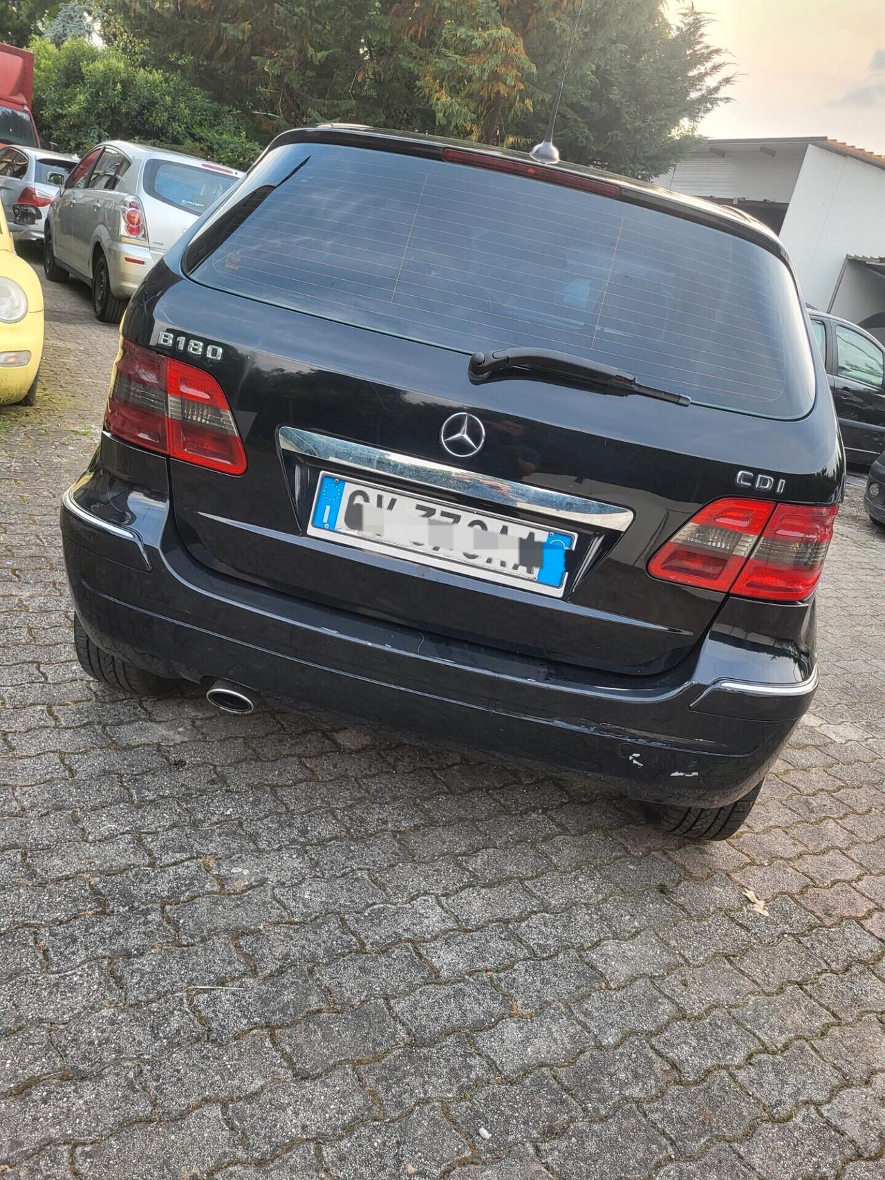 Mercedes-benz B 180
