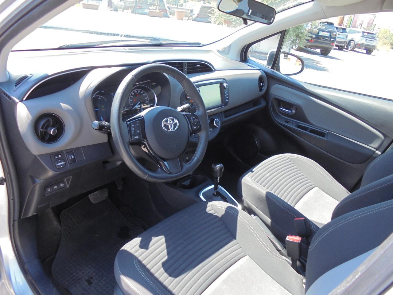 Toyota Yaris 1.5 Hybrid 5 porte Business
