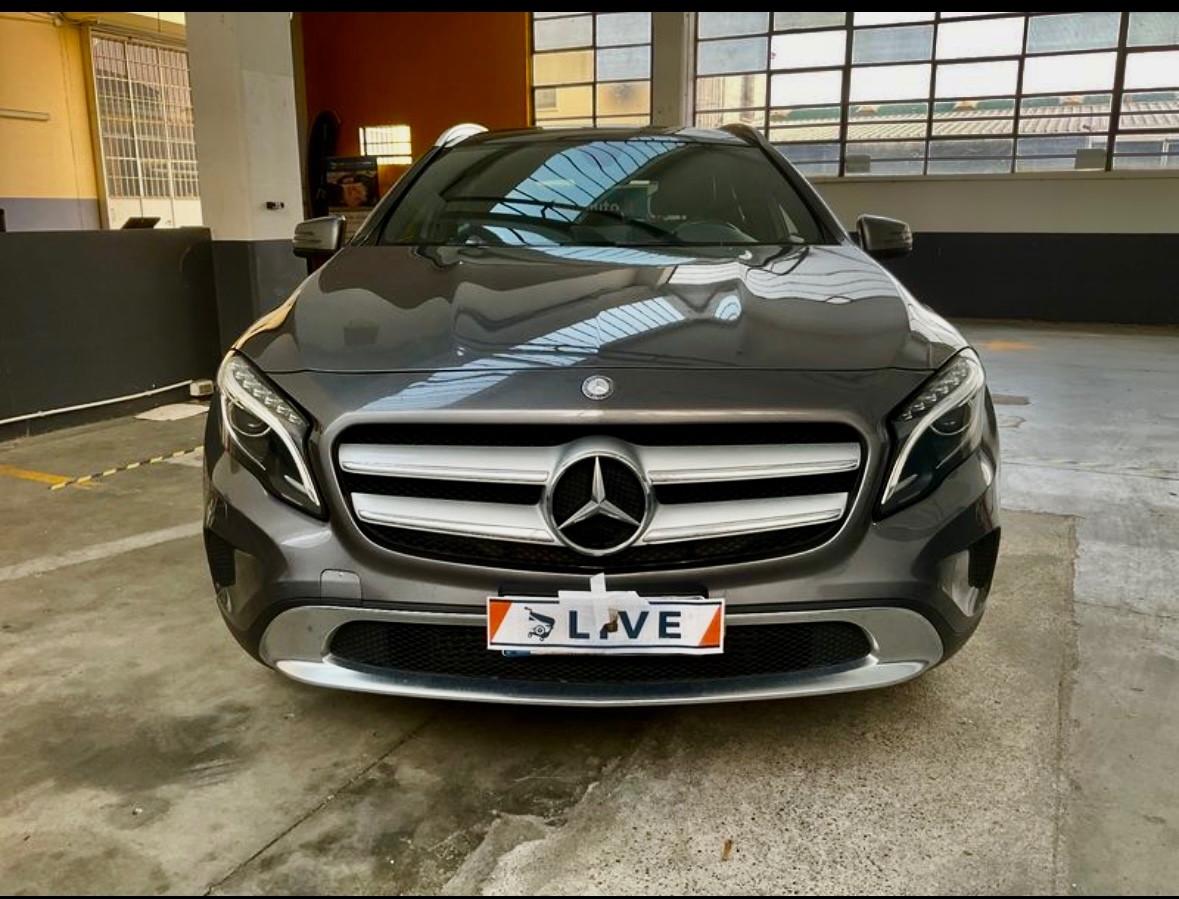 MERCEDES- BENZ GLA 180 d SPORT UNI PRO TETTO APRIBILE