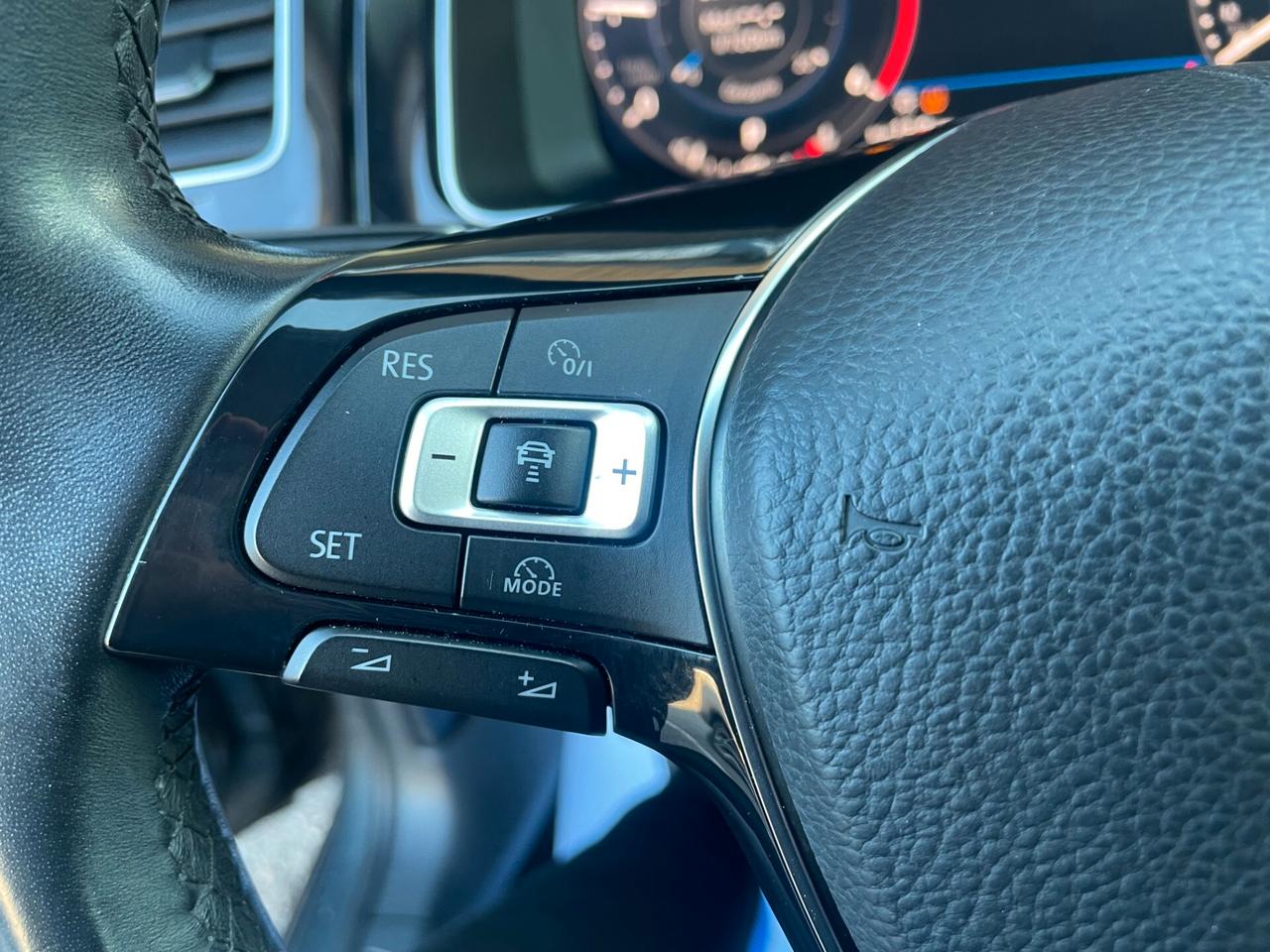 Volkswagen Golf 2.0 TDI DSG 5p. Executive BMT IVA ESPOSTA