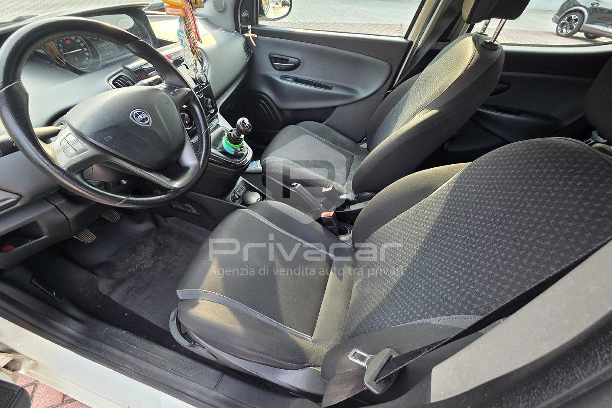 LANCIA Ypsilon 1.2 69 CV 5 porte Silver