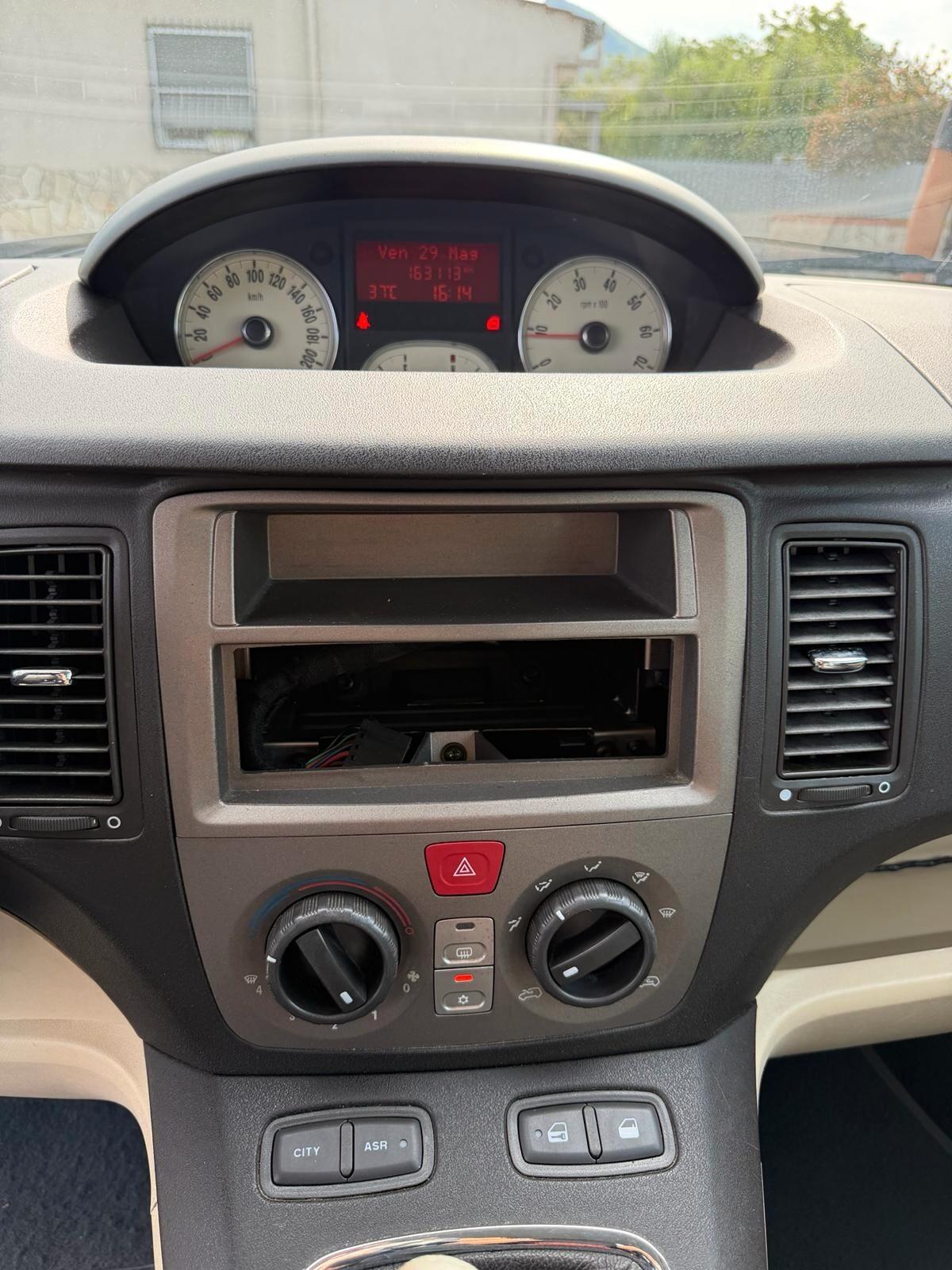 Lancia MUSA 1.4 16V Platino Plus-11/2006
