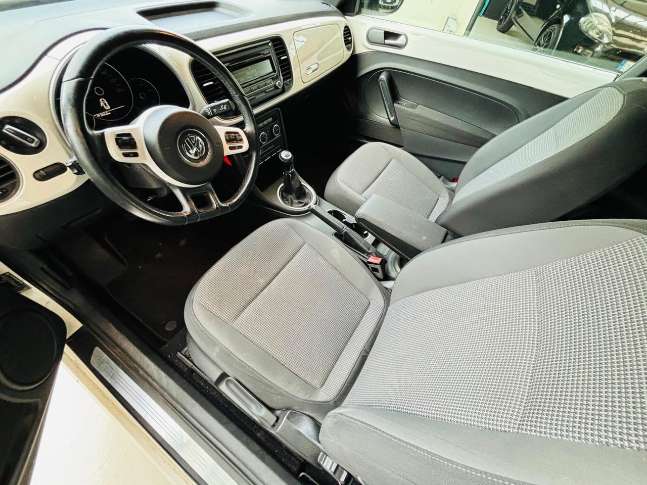 Volkswagen Maggiolino 1.6 TDI DSG Design