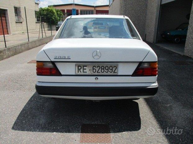 Mercedes 200 E BENZINA
