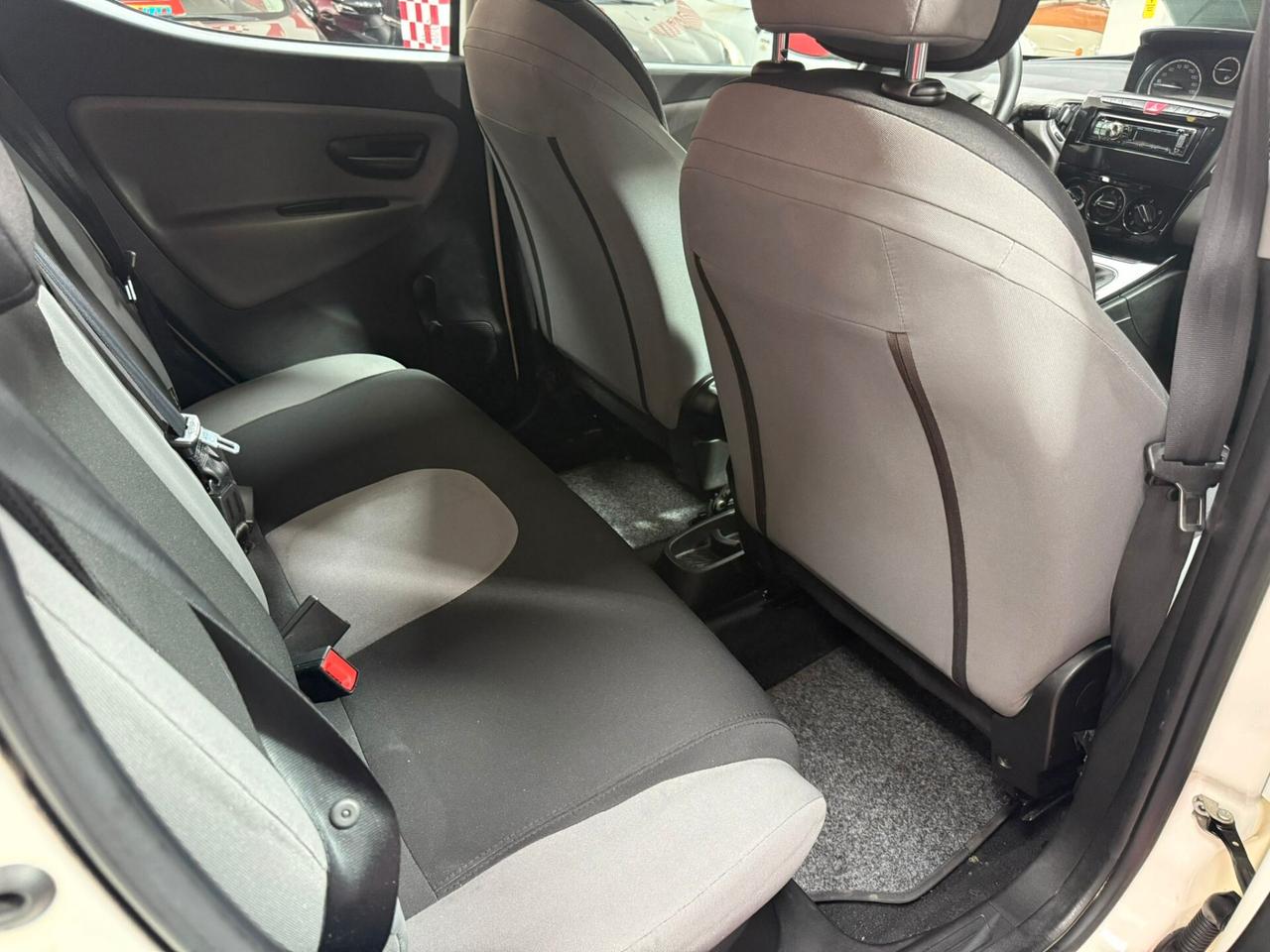 Lancia Ypsilon 1.2 69cv GPL Ecochic - 2012