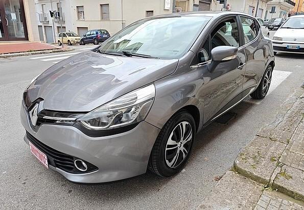 RENAULT Clio 1.5 dCi 75CV *NAVI* - 2015