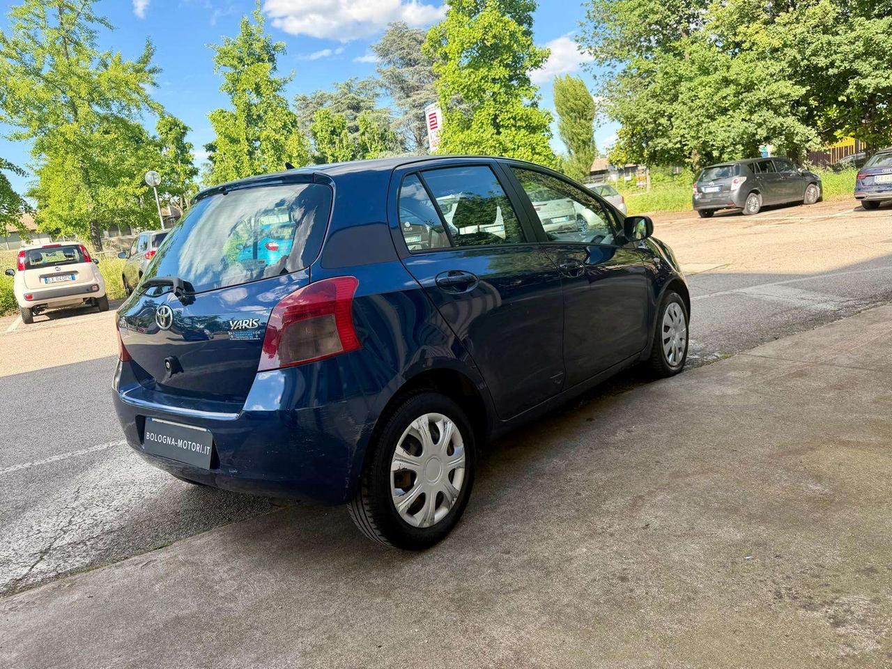 Toyota Yaris BENZINA