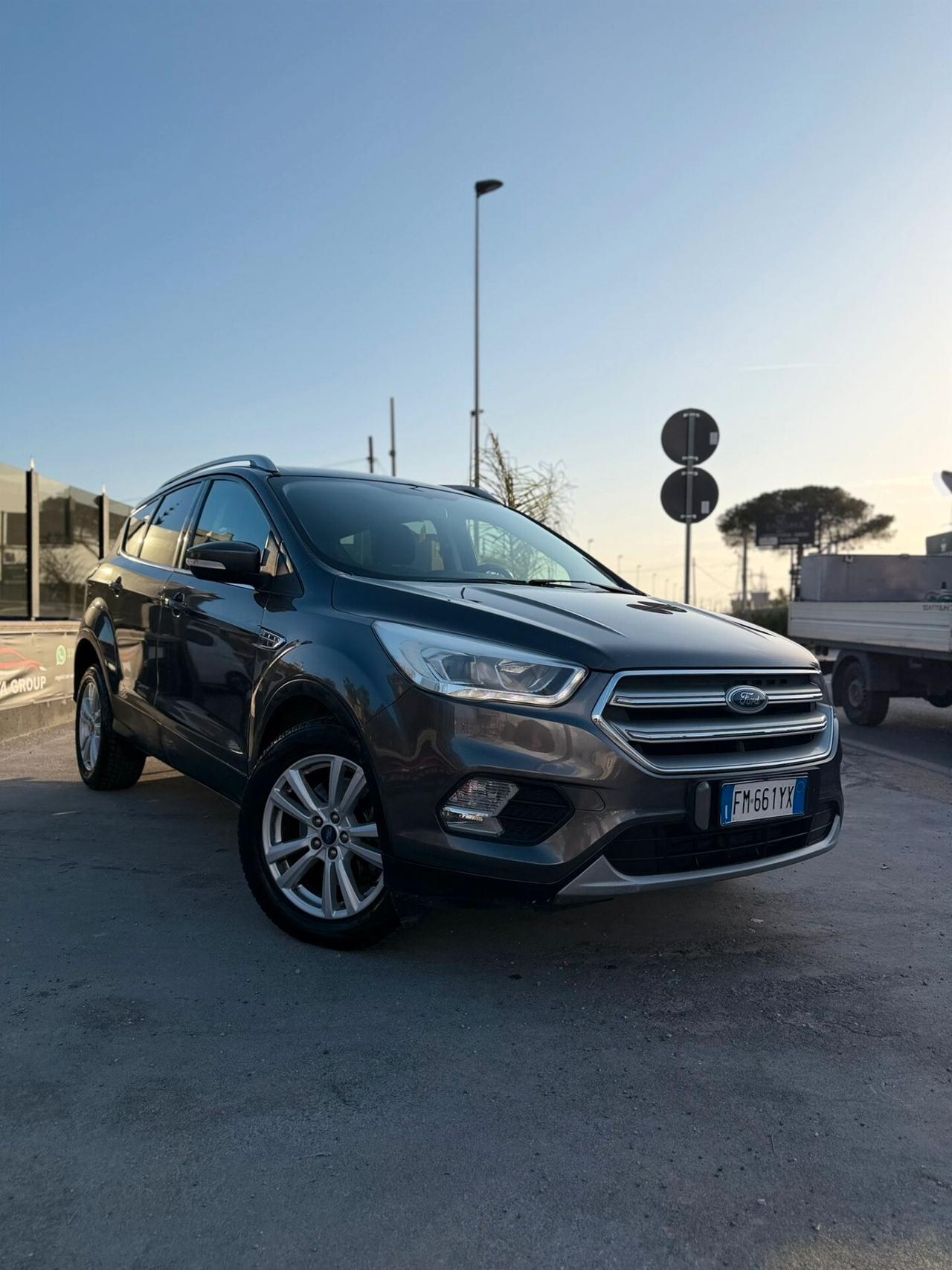 Ford Kuga 1.5 TDCI 120 CV S&S 2WD Powershift Titanium Business