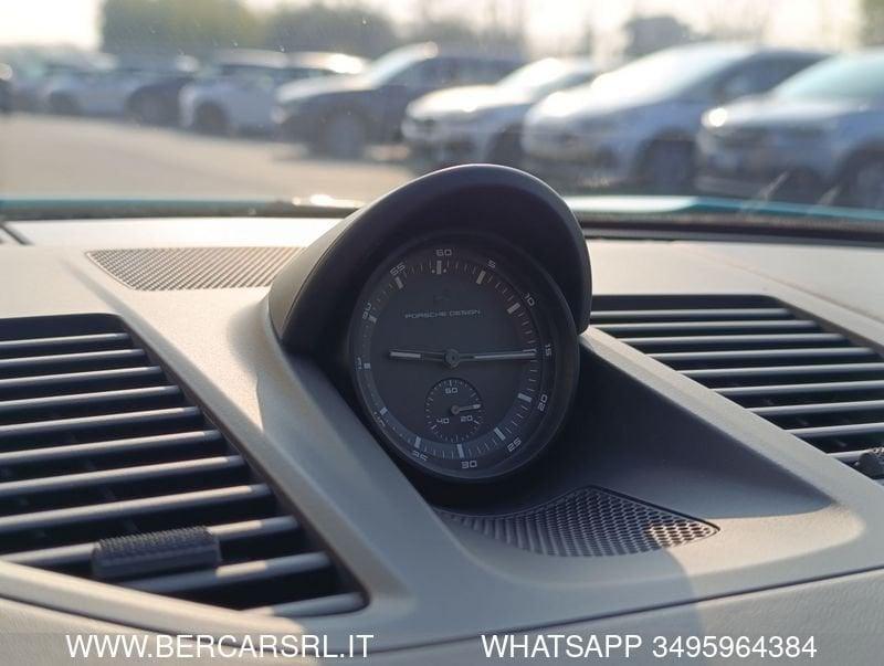 Porsche 911 Carrera 4 GTS