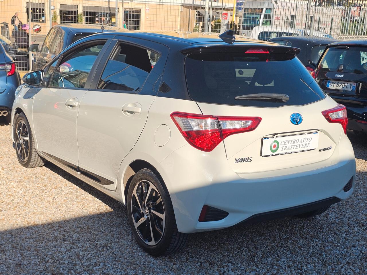 Toyota Yaris 1.5 Hybrid 5 porte Y20 Bitone