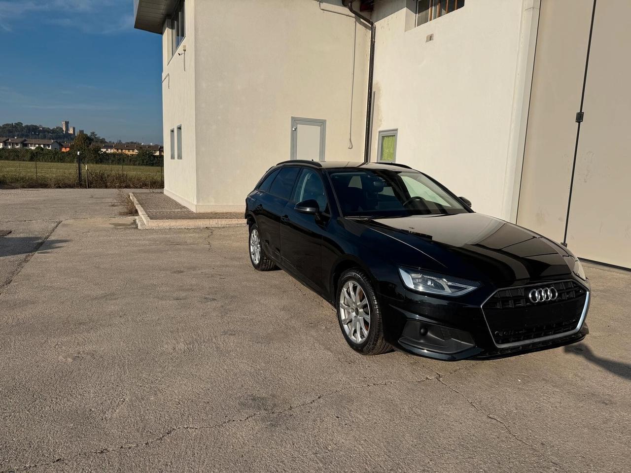 Audi A4 Avant 35 2.0 tdi mhev 163cv START INCIDENTATA
