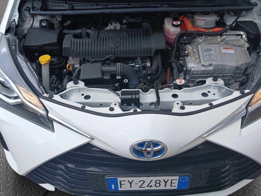 Toyota Yaris 1.5 Hybrid 5 porte Business