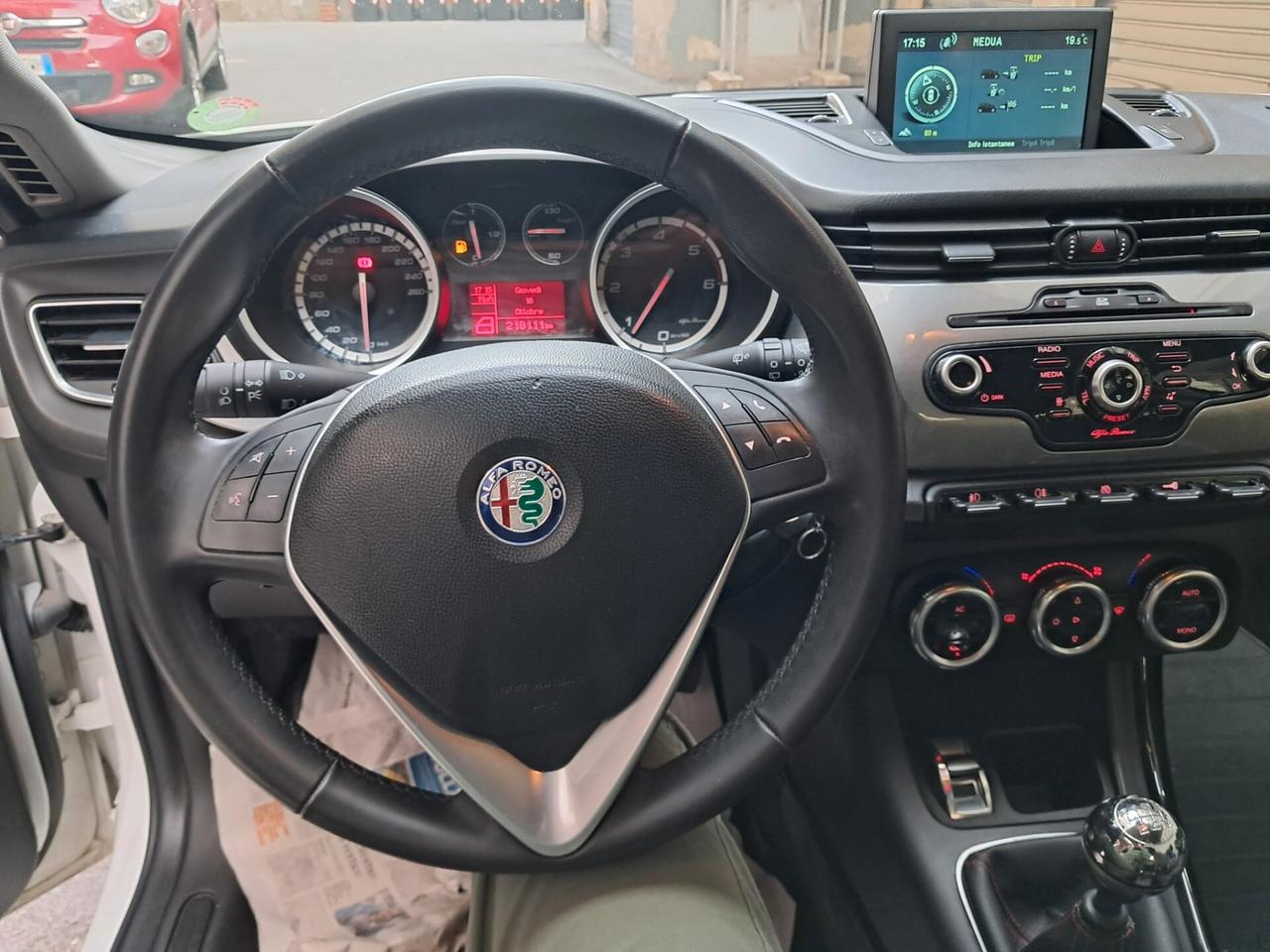 Alfa Romeo Giulietta 1.6 JTDm-2 105 CV Distinctive