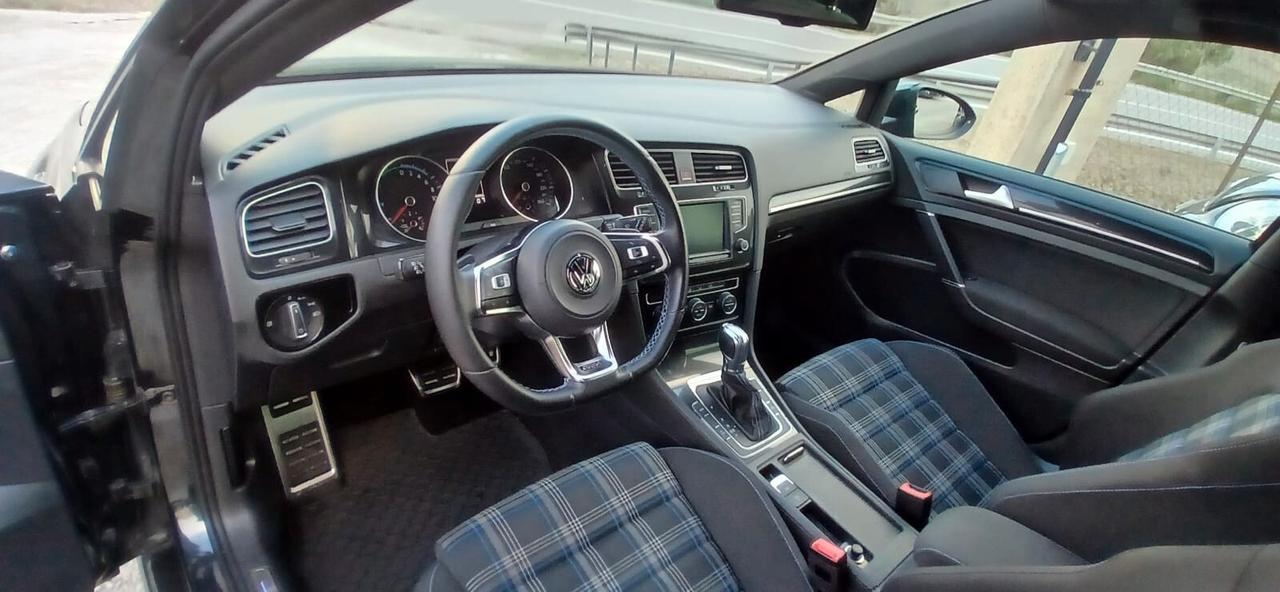 Volkswagen Golf 7° GTE 1.4 TSI DSG Hybrid - 2016
