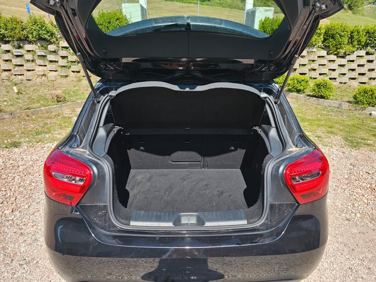 Mercedes-benz A 180 A 180 d Executive