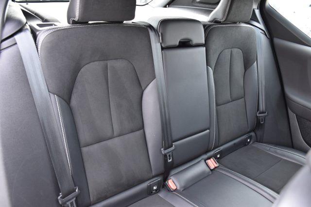 VOLVO XC40 T5 Recharge Plug-in Hybrid R-design