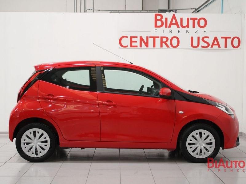 Toyota Aygo Aygo 5p 1.0 x-play m-mt 72cv