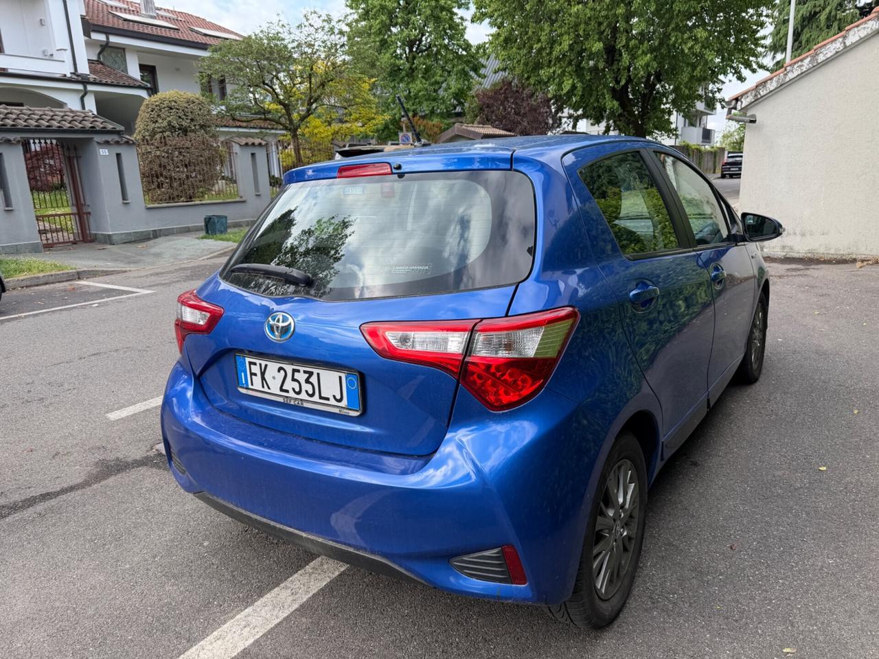 TOYOTA YARIS 1.5 BENZINA-IBRIDA AUTOMATIC EURO6B NEOPATENTATI