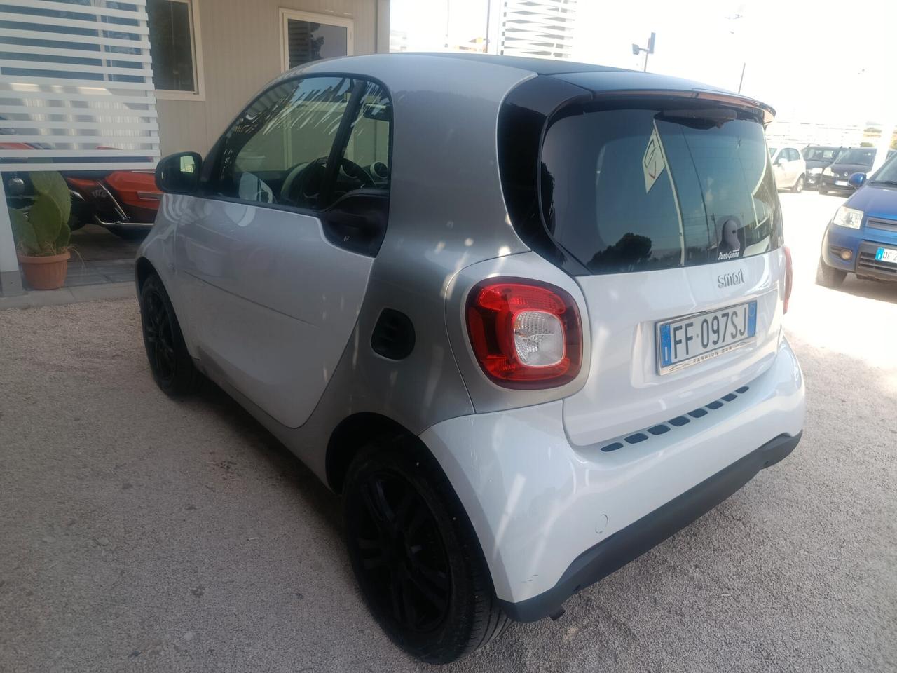 Smart ForTwo 70 1.0 twinamic Youngster l iper full pelle navi sedili riscaldabili