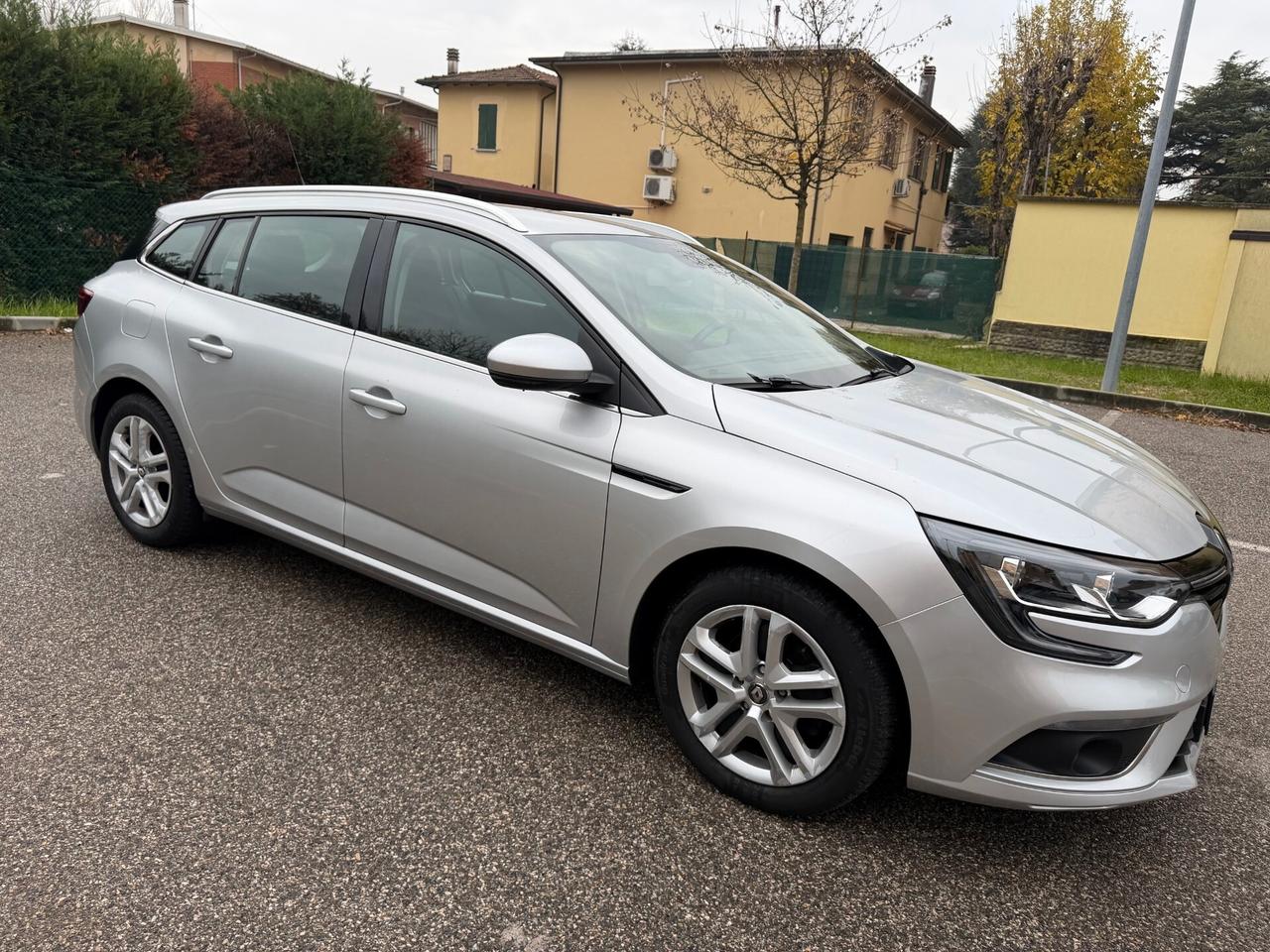 Renault Megane Sporter 1.5 dci - NEOP. - 12 MESI DI GARANZIA -
