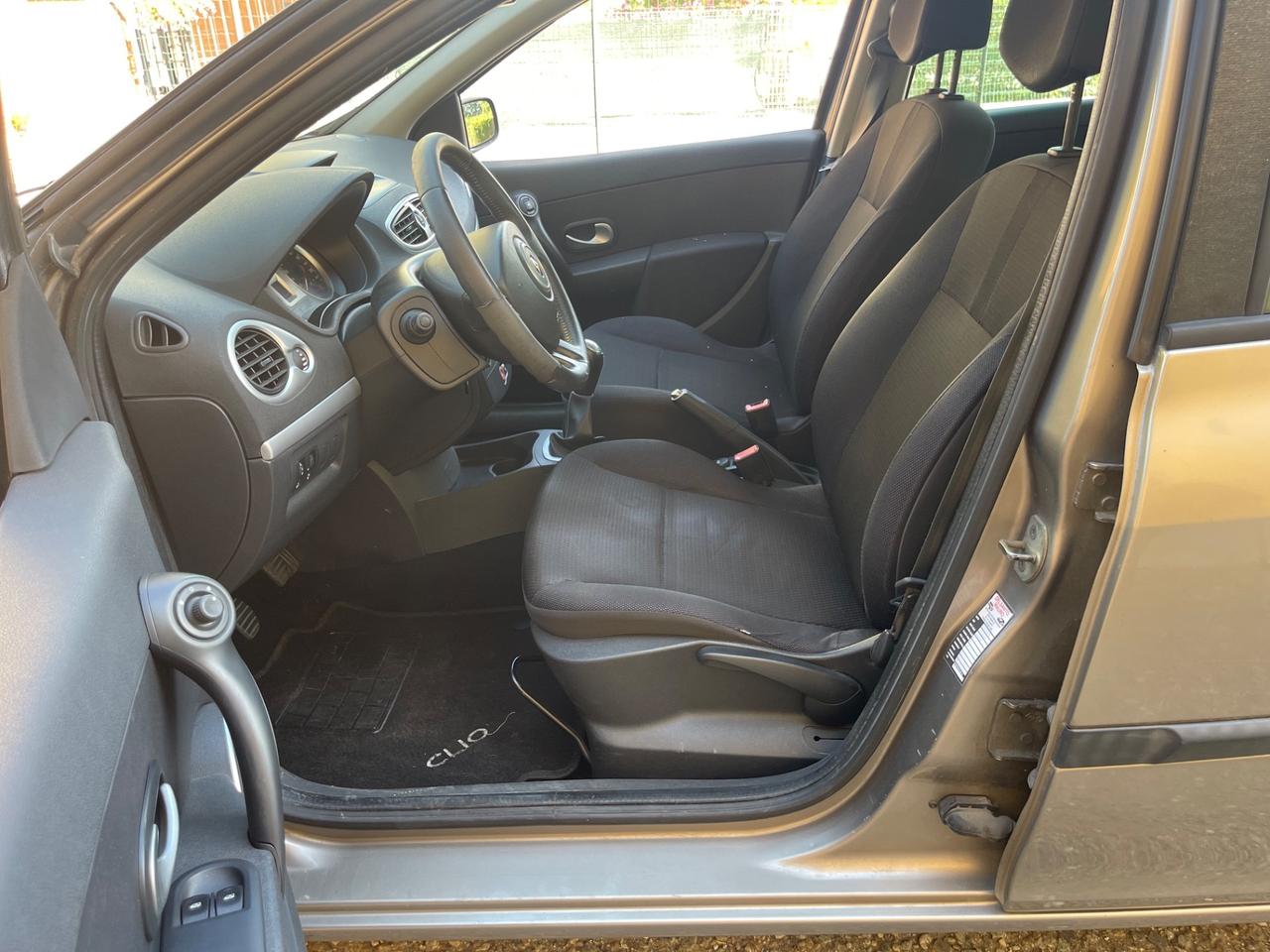 Renault Clio 1.2 16V SporTour Dynamique