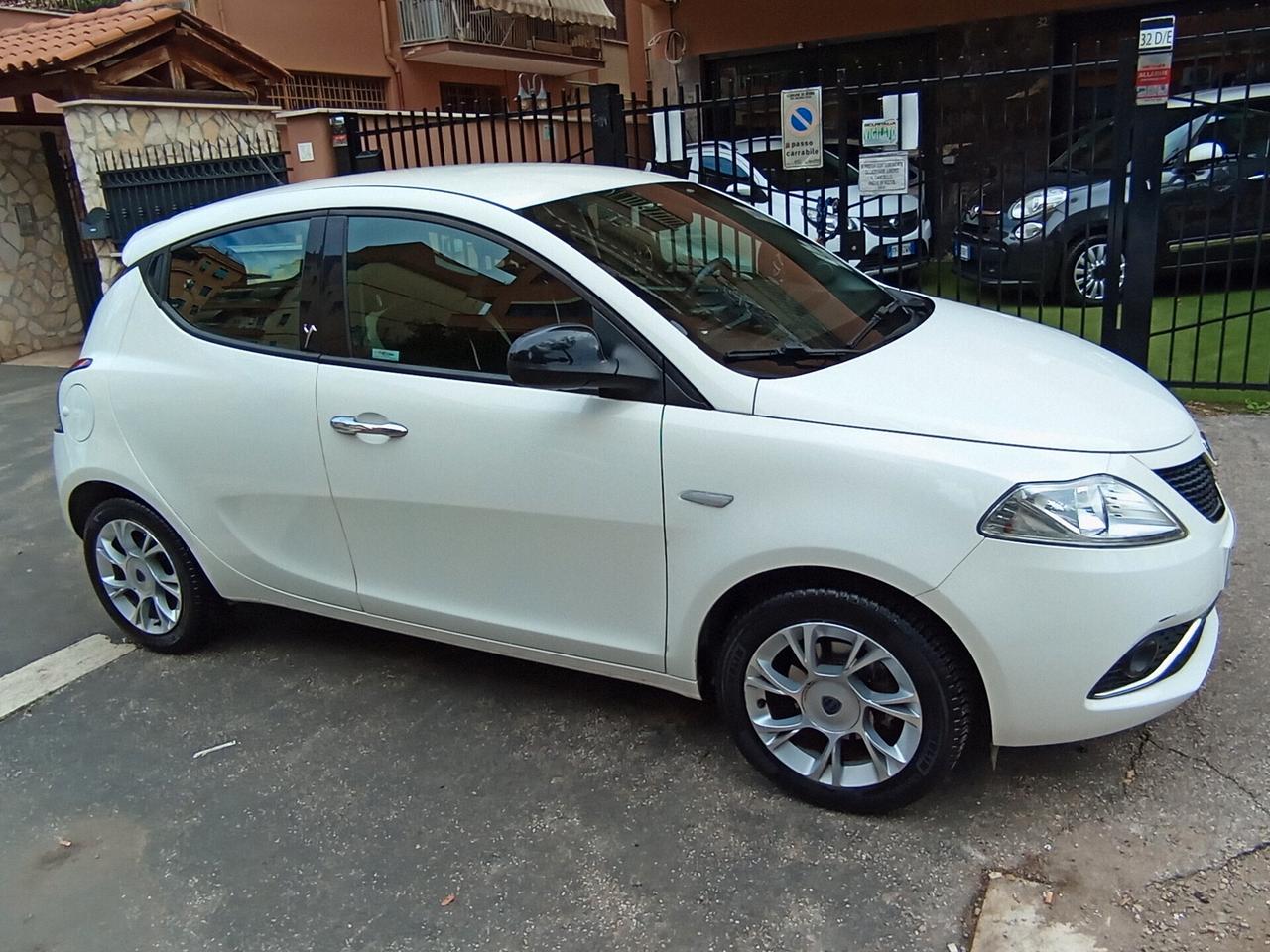Lancia Ypsilon 0.9 TwinAir Platinum
