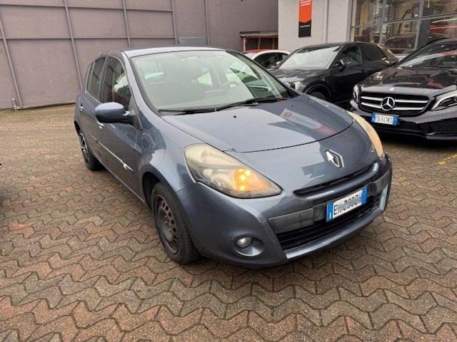 RENAULT Clio 1.2 16V 5 porte Live!
