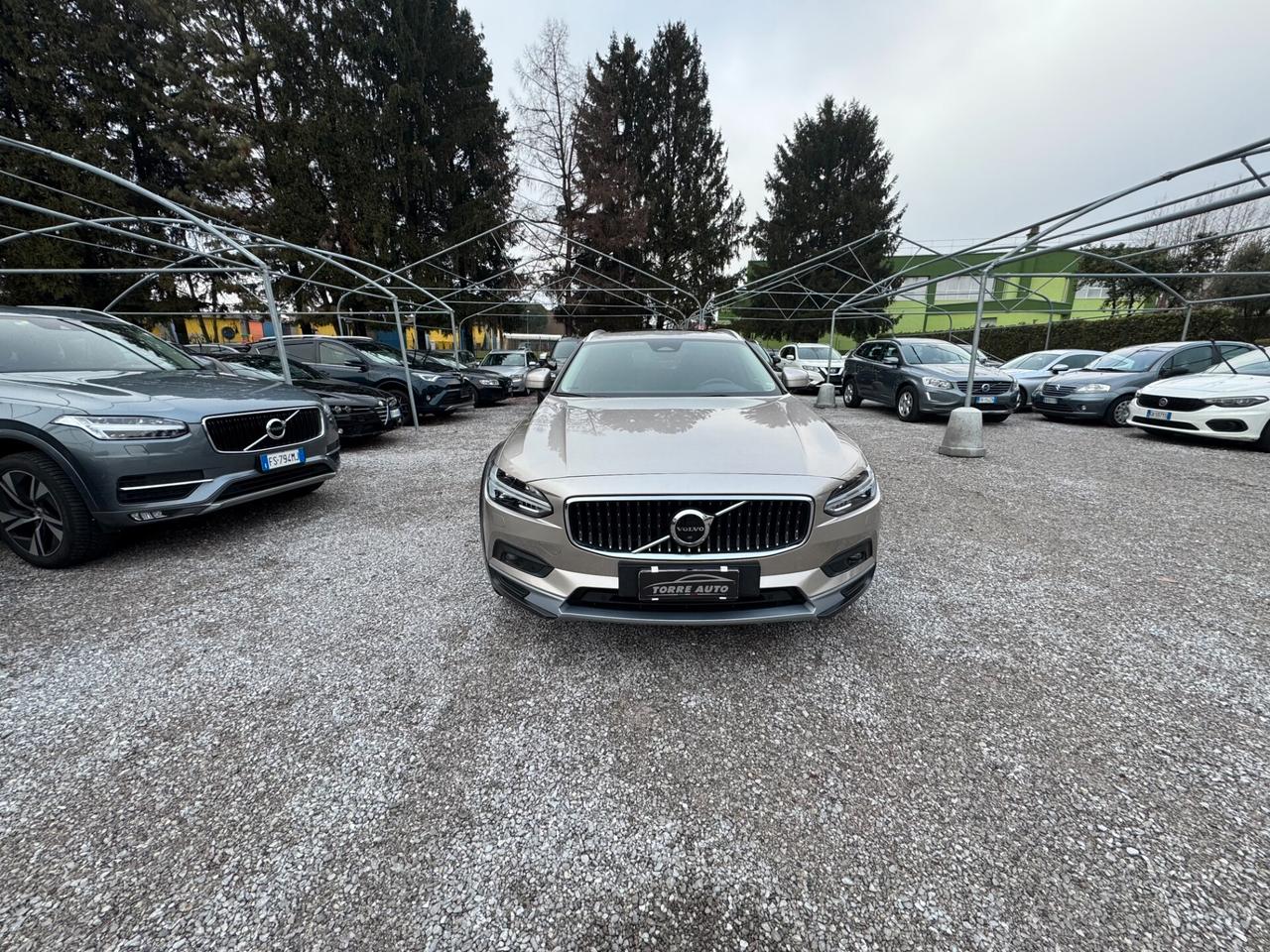 Volvo V90 Cross Country B4 (d) AWD automatico Ultimate