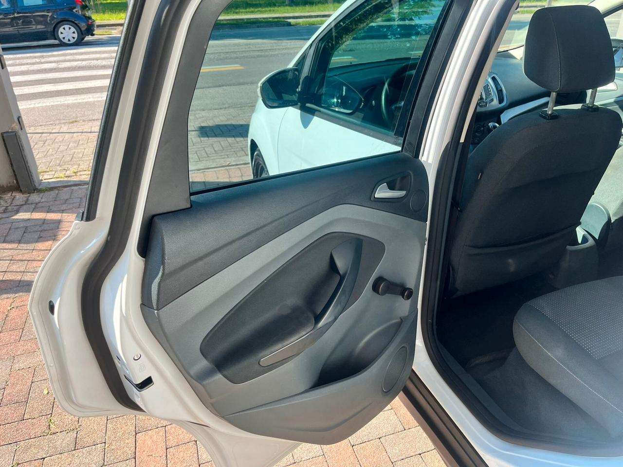 Ford C-Max 2.0 TDCi 115CV Powershift Titanium