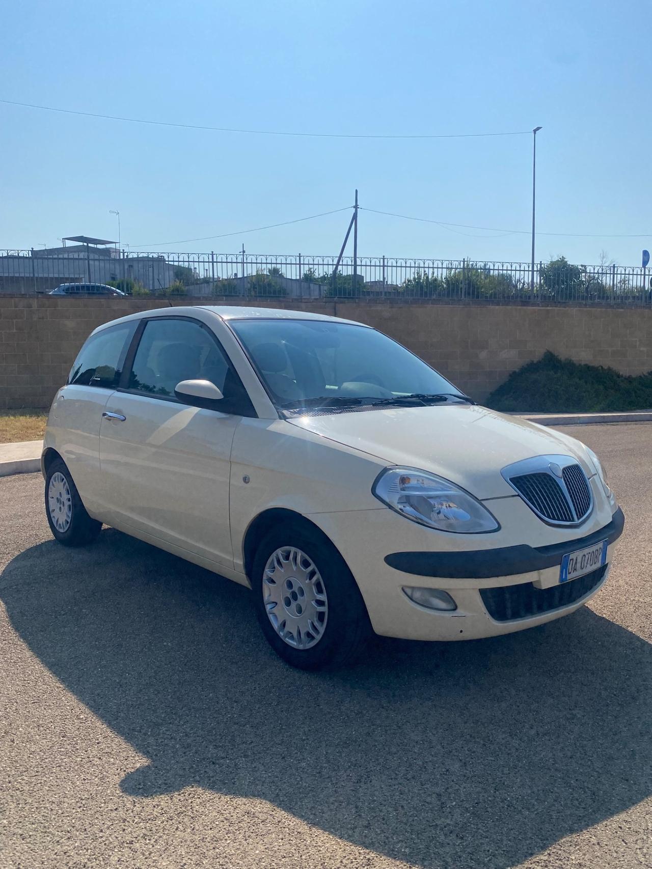 Lancia Ypsilon 1.2 Argento