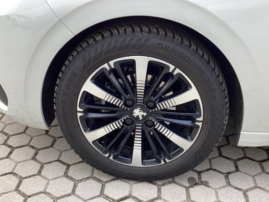 Peugeot 208 5 Porte 1.2 PureTech Signature