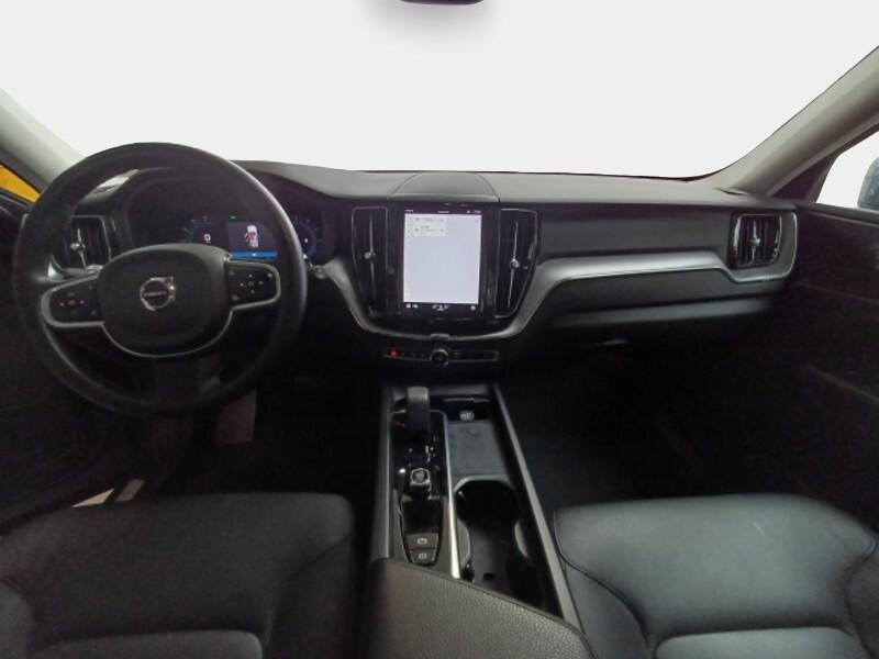VOLVO XC60 B4 D AWD AUTOMATICO MOMENTUM SUV