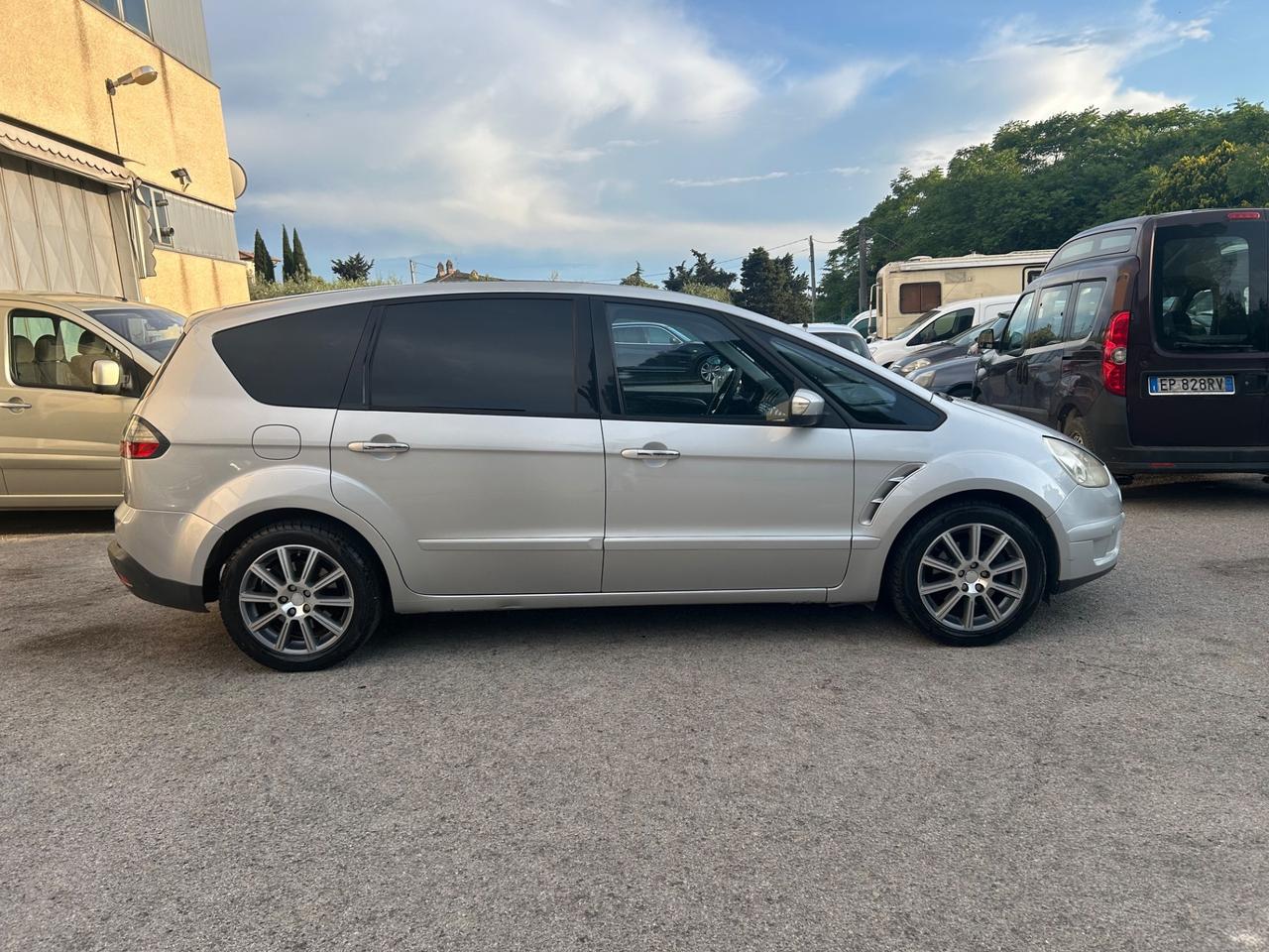 Ford S-Max 2.0 TDCi 140CV Titanium 7 Posti