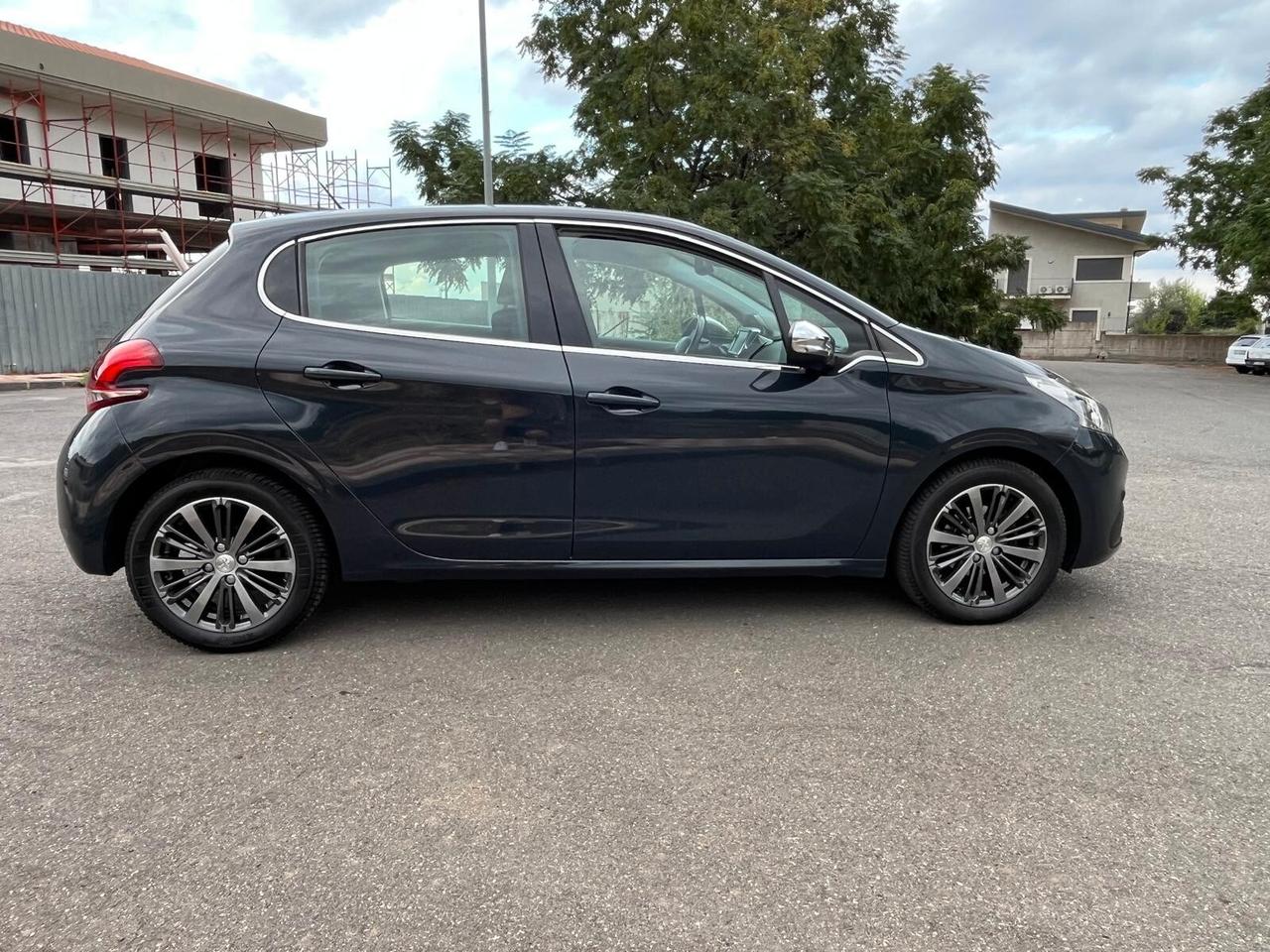 Peugeot 208 PureTech 82 5 porte Allure