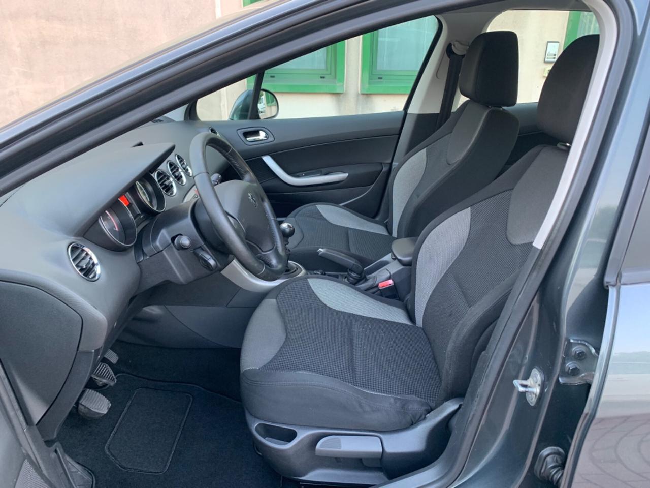 Peugeot 308 1.6 HDi 110CV 5p. Féline (6 Marce)